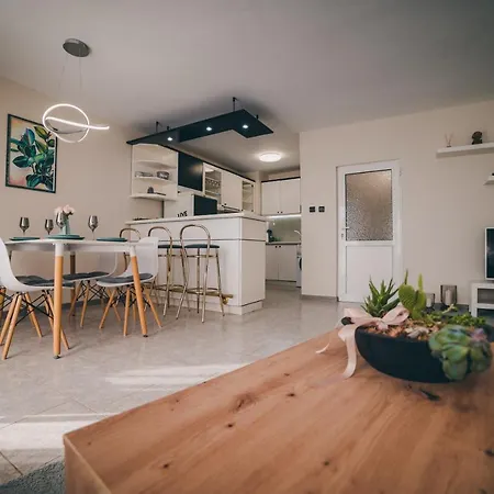 Unbeatable Location: New & Comfy Appartement *